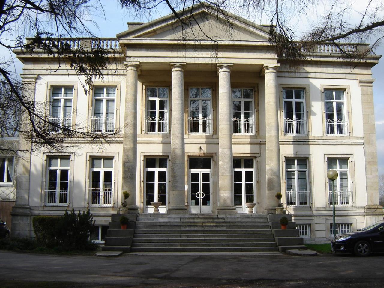 Hostellerie De La Quenoeuille Marquise Exterior photo